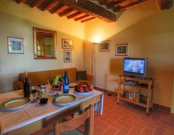 Farmhouse in Paciano With Swimming Pool, Roofed Terrace, BBQ Yerinde Yemek