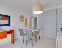 Faro Airport Flat by Homing Oda