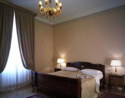 Villa Fenaroli Palace Hotel Genel