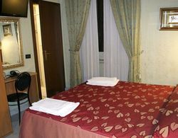 Hotel Ferrarese Roma Oda