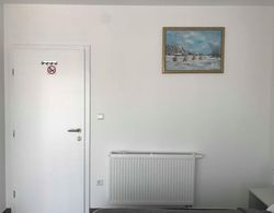 Filipovic rent a car & apartments İç Mekan
