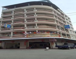 First Hotel Dış Mekan