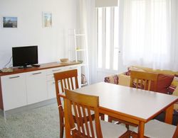 Flat With Terrace in a Green and Quiet Area Close to Lignano Pineta Centre Yerinde Yemek
