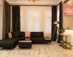 Flat With Turkish Hammam and Bar in Beyoglu Oda