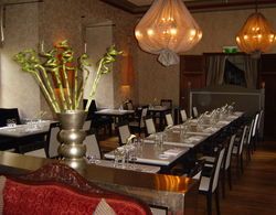 Fletcher Hotel-Restaurant Kasteel Erenstein Yeme / İçme