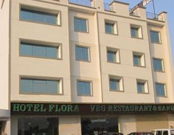Hotel Flora Haridwar Dış Mekan