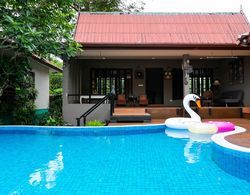 Floraville Phuket Resort Dış Mekan