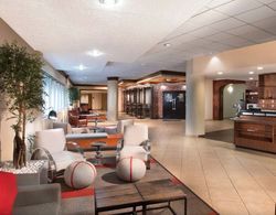 Four Points by Sheraton Kansas City - Sports Compl Lobi