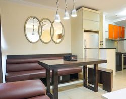 Fully Furnished and Spacious 3BR Apartment at Mangga Dua Residences Oda Düzeni