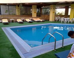 Gaddis Luxor Hotel, Suites and Apartments Havuz