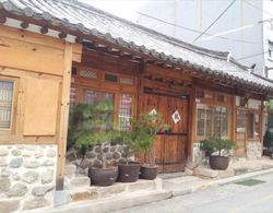 Gallery Jin Hanok Guesthouse Dış Mekan
