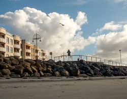 Galway Bay Sea View Apartments Dış Mekan