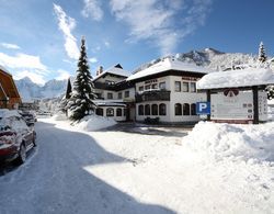 Garni Hotel Miklic Dış Mekan