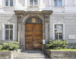 Gästehaus im Priesterseminar Salzburg Dış Mekan