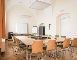 Gästehaus im Priesterseminar Salzburg Genel