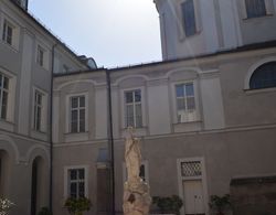 Gästehaus im Priesterseminar Salzburg Öne Çıkan Resim