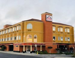 Gateway Inn and Suites Hotel Genel