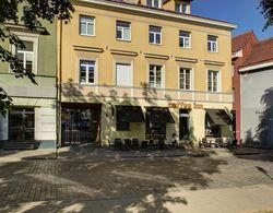 German 18 - Luxury Vilnius Apartment Oda Manzaraları