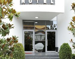 Gjuta Hotel Dış Mekan