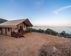 Glamping Tents and Mobile Homes Trasorka - Campsite Dış Mekan