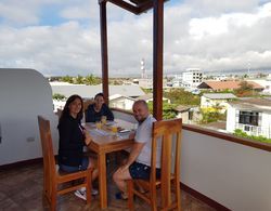 Gloria - Galápagos Inn Kahvaltı
