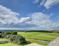 Golfer View Mawgan Porth Oda