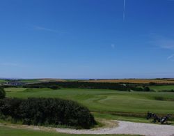 Golfer View Mawgan Porth Oda