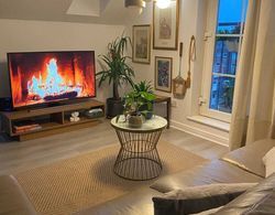 Gorgeous 2 Bedroom Apartment in Vibrant Leith With Amazing Views Oda Düzeni