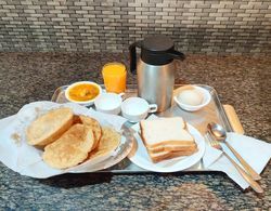 Goroomgo Aplin Retreat Manali Kahvaltı