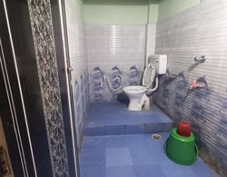 Goroomgo Nilachal Nibas Swargadwar Puri Banyo Tipleri