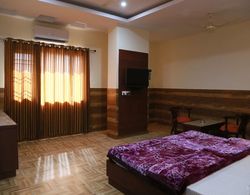 Goroomgo Hotel Vishnu Inn Dehradun Oda Manzaraları