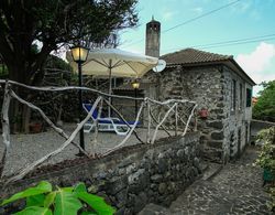 Gouveia Cottage by Analodges Öne Çıkan Resim