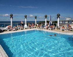 Hotel Gran Vista Plava Laguna Havuz