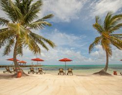 Grand Caribe Belize Plaj