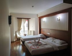 Grand Center Boutique Hotel Oda Manzaraları