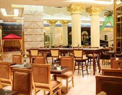 Grand Excelsior Al Barsha Bar
