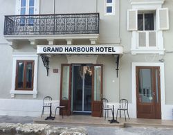 Grand Harbour Hotel Dış Mekan