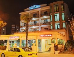 Grand Hotel Dış Mekan