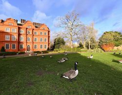 Grand Apartments Kew Gardens Öne Çıkan Resim