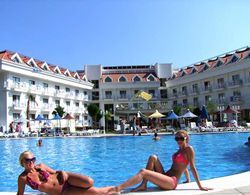 Grand Miramor Hotel Havuz
