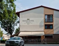 Grand Hotel Senica Dış Mekan