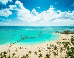 Grand Waikikian Suites by Hilton Grand Vacations Plaj