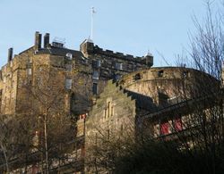 Grassmarket Apartment with Castle View Oda Manzaraları