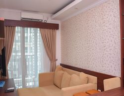 Great Location And Comfy 1Br Apartment At Woodland Park Residence İç Mekan