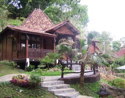 Green Valley Resort Bandungan Dış Mekan