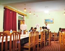 Hotel Greenland Kargil Yerinde Yemek