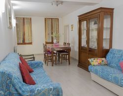 Grimaldi Apartments - Jolie İç Mekan