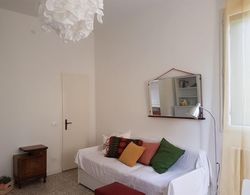Grimaldi Apartments - Petit Maison Oda Düzeni