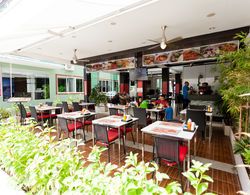 Hallo Patong Hotel & Restaurant Yeme / İçme