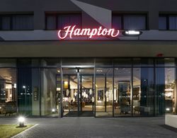 Hampton by Hilton Krakow Airport Dış Mekan